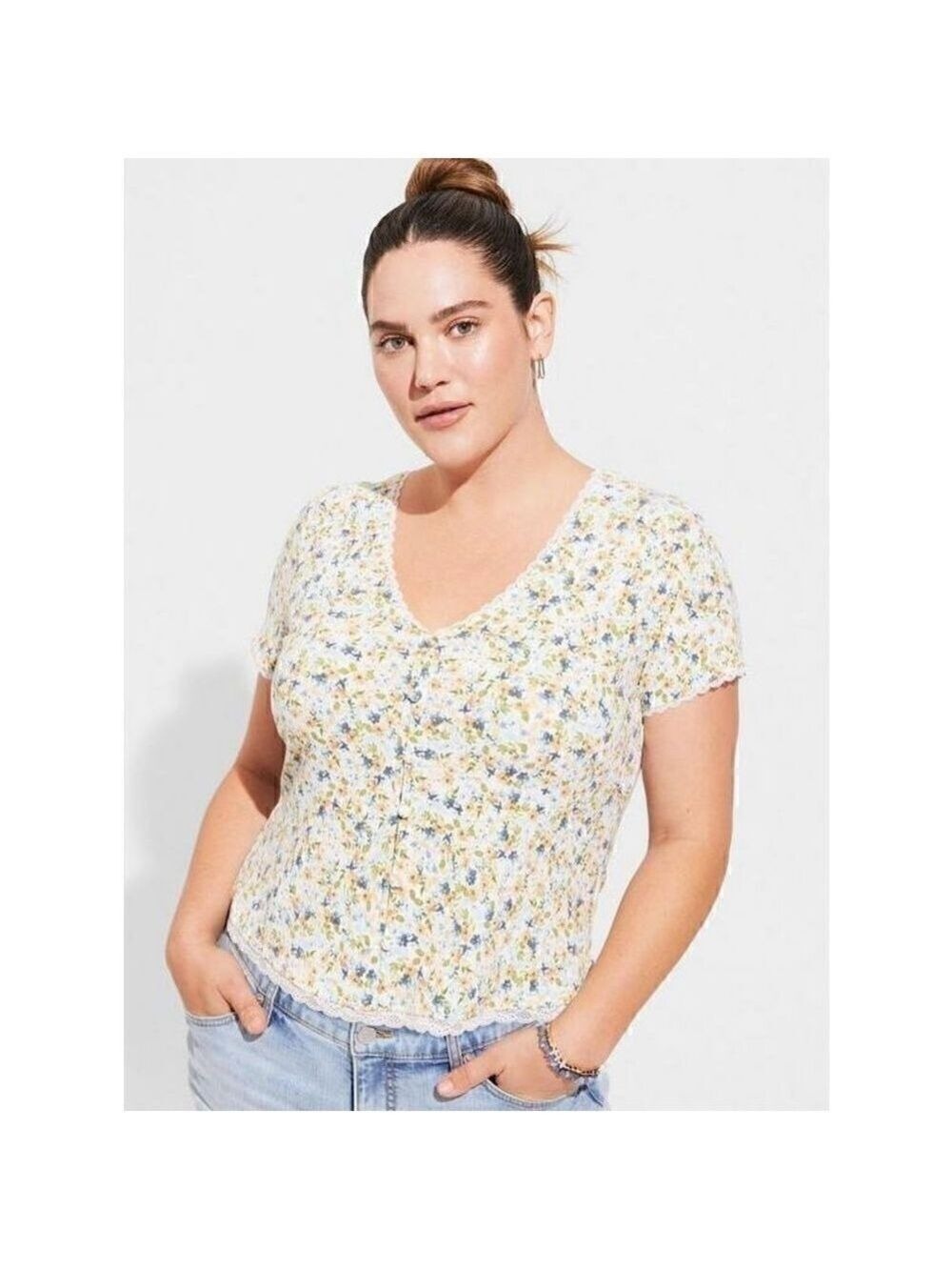 Torrid Fitted Supersoft Rib V-Neck Lace Trim Button Crop Tee Sz 4